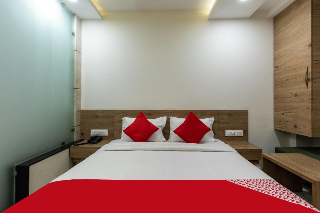 Capital O 47403 Hotel Manjeet Bhopal Dış mekan fotoğraf