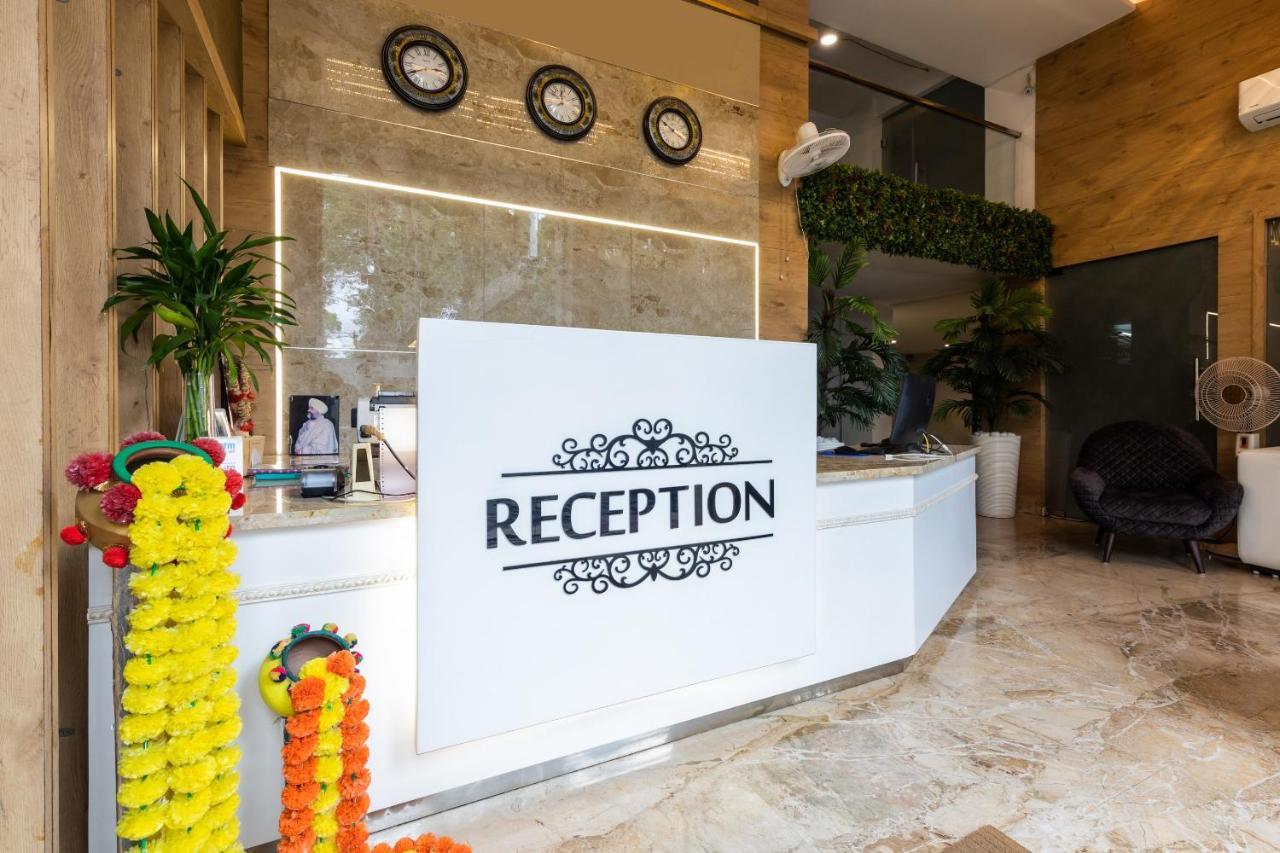 Capital O 47403 Hotel Manjeet Bhopal Dış mekan fotoğraf