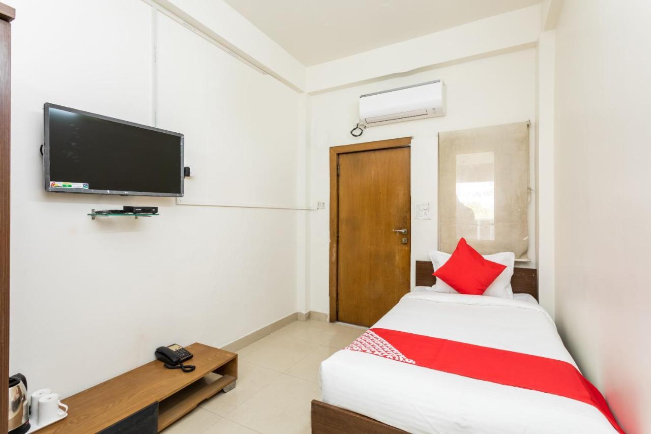 Capital O 47403 Hotel Manjeet Bhopal Dış mekan fotoğraf
